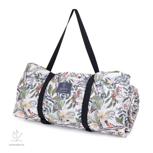 Koc piknikowy / duża mata do zabawy 150x200 cm – Ornithology. wzór kolorowe ptaszki na jasnym tle. pastelowe kolory natury.