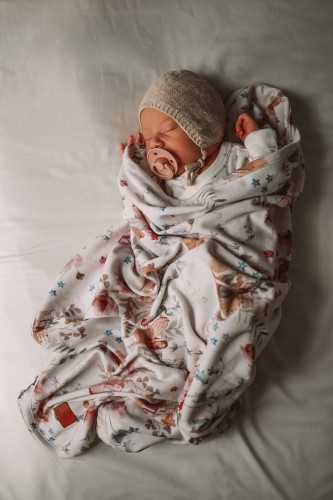 Bawełniany kocyk dziecięcy 70x90 cm – Berry Mousse