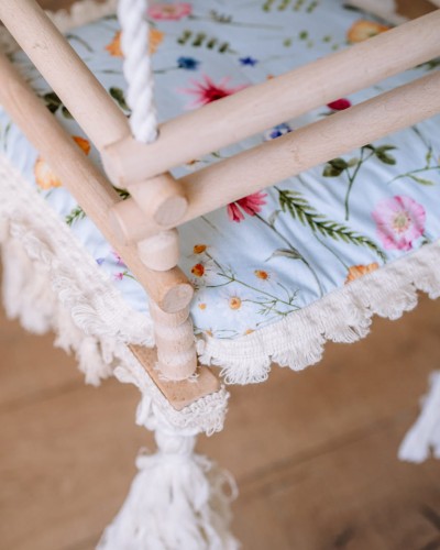 Huśtawka drewniana dla dzieci 3w1 – dzikie kwiaty na błękicie