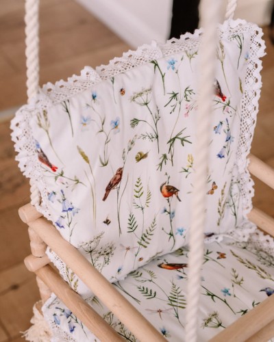 Huśtawka drewniana dla dzieci 3w1 – ptaki i kwiaty polne na bieli