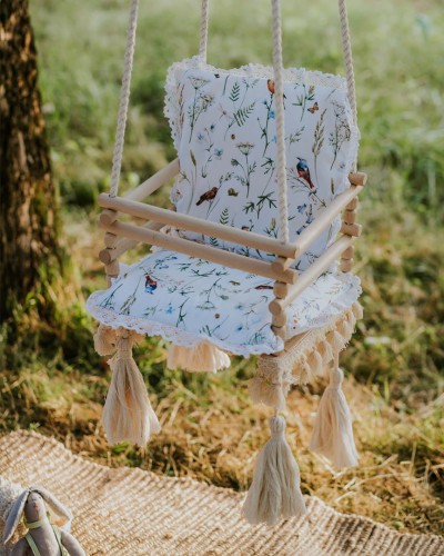 Huśtawka drewniana dla dzieci 3w1 – ptaki i kwiaty polne na bieli