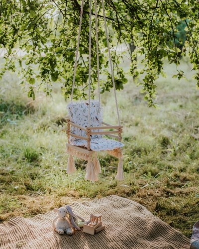 Huśtawka drewniana dla dzieci 3w1 – ptaki i kwiaty polne na bieli