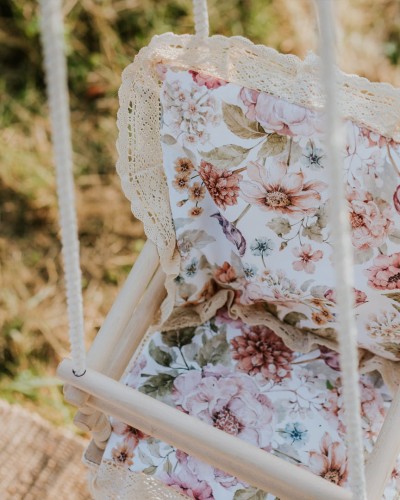 Huśtawka drewniana dla dzieci 3w1 – purpurowy ogród