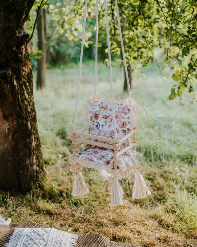 Huśtawka drewniana dla dzieci 3w1 – purpurowy ogród