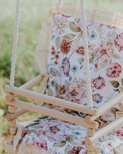 Huśtawka drewniana dla dzieci 3w1 – purpurowy ogród