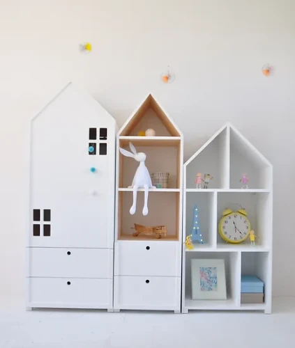 Zestaw solidnych mebli dziecięcych w kształcie domków z drewna Miasto Big Trio