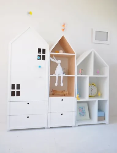 Zestaw solidnych mebli dziecięcych w kształcie domków z drewna Miasto Big Trio