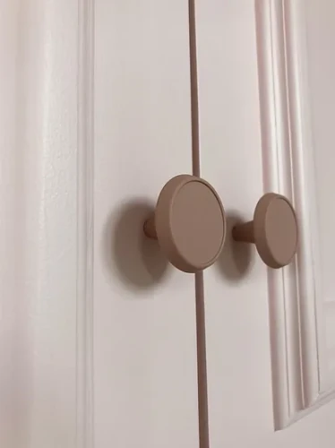 Różowa Drewniana Szafa Glamour do dziecięcego pokoju