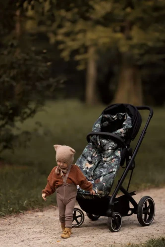 Zimowy śpiworek do wózka / spacerówki z wodoodpornej tkaniny Mont Blanc – Woodland
