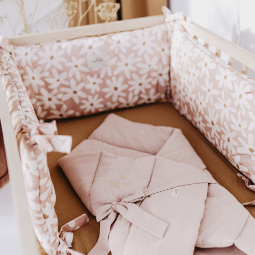 Ochraniacz do łóżeczka 60x120 cm w stokrotki