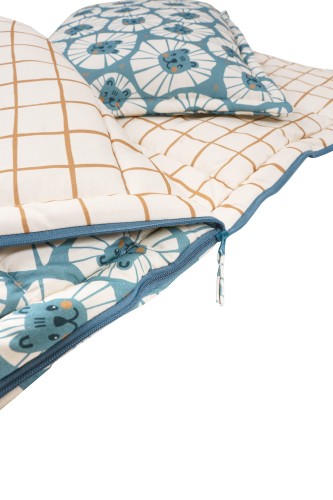 Śpiwór dziecięcy z poduszką w niebieskie lwy – bawełna i antyalergiczne wypełnienie