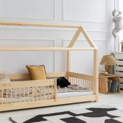Łóżko domek Montessori Mila MBW z barierką