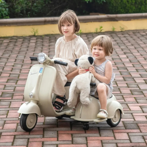 Dziecięcy skuter Vespa / pojazd elektryczny trójkołowy - beżowy