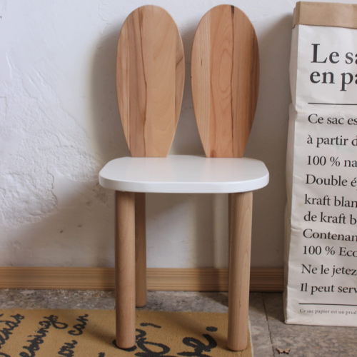 Drewniane krzesełko dziecięce w kształcie królika
