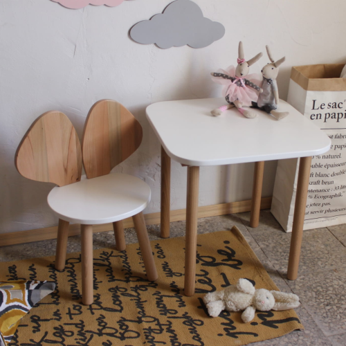 Drewniany zestaw stolik 50 x 50 cm z krzesełkiem Myszka
