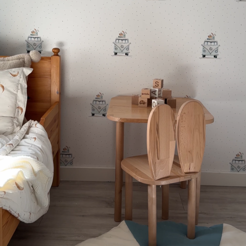 Zestaw dziecięcy drewniany stolik 50x 50 cm z krzesełkiem Królik
