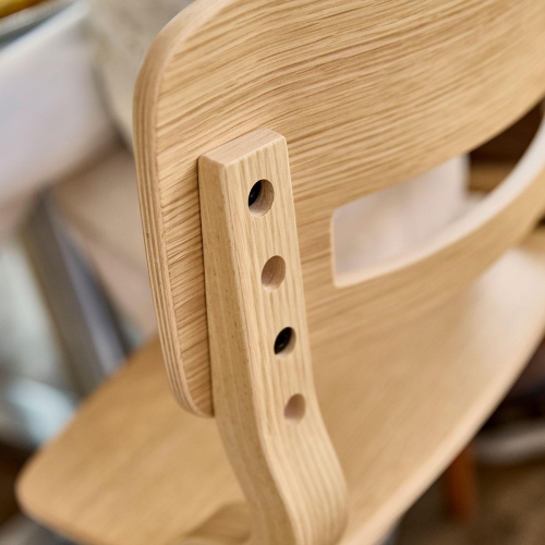 Leander Louie™ – krzesełko do karmienia drewniane rosnące z dzieckiem, dąb naturalny