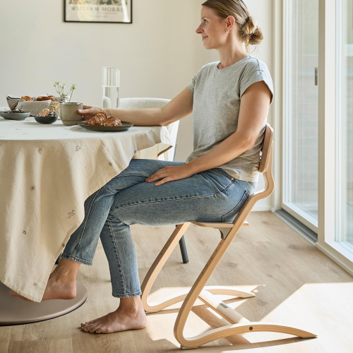 Leander Louie™ – krzesełko do karmienia drewniane rosnące z dzieckiem, dąb naturalny