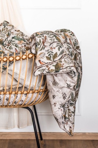 Pościel dziecięca do kołyski,  bawełniana, jasne kolory, pastelowe kolory, kołderka i poduszka w stylu boho, wzór ptaszki, zieleń na białym tle, naturalne kolory